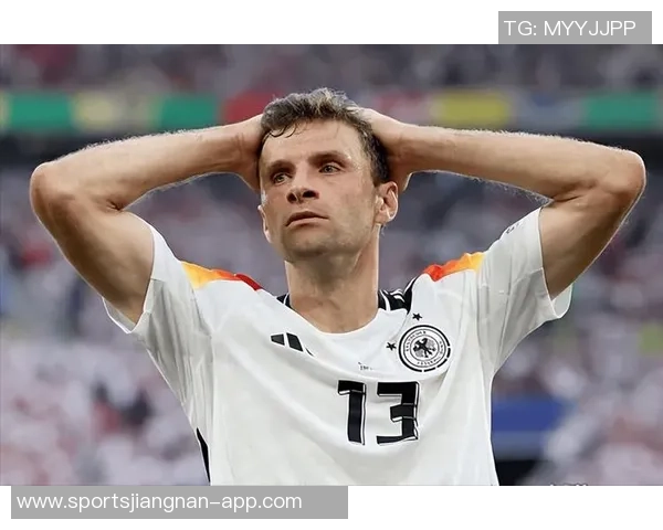 穆勒与德赖塞特尔亲密合影社交媒体上互称传奇人物