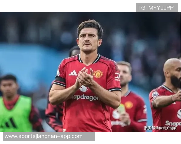 巴特批评曼联未能为马奎尔提供合适搭档导致其失望情绪加重 巴特批评曼联未能为马奎尔提供合适搭档导致其失望情绪加重